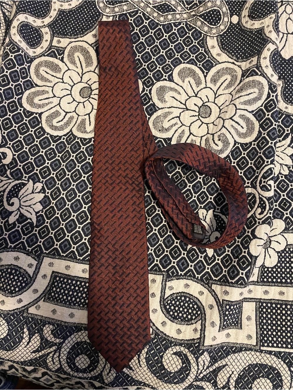 Gianni Filacci 100% silk burgundy black tie
